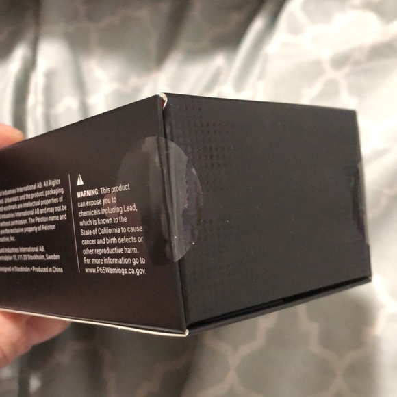 Peloton urbanears earbuds - Picture 2 of 2